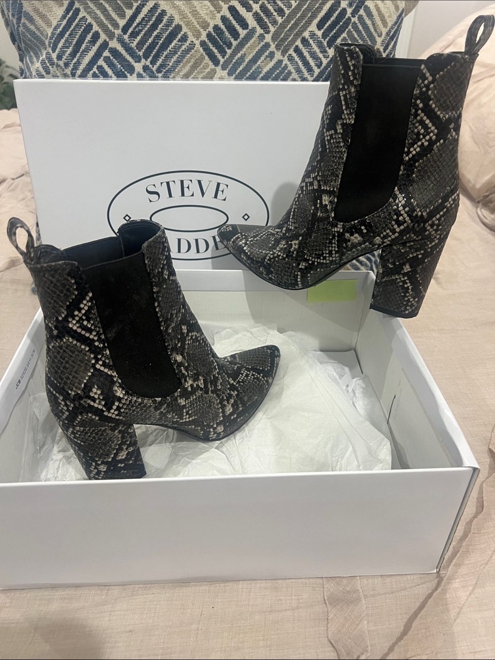 Steve Madden Black & Gray Snake-Print Chelsea Booties